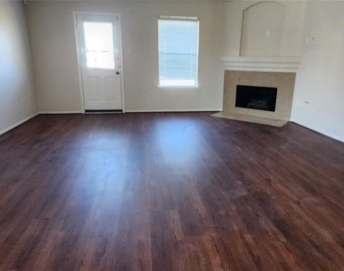 315 Sunset Colony Drive - Photo Thumbnail 7