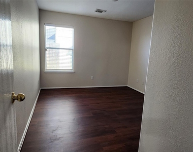 315 Sunset Colony Drive - Photo Thumbnail 15