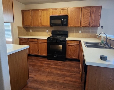 315 Sunset Colony Drive - Photo Thumbnail 5