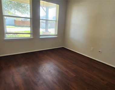 315 Sunset Colony Drive - Photo Thumbnail 1