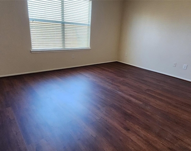 315 Sunset Colony Drive - Photo Thumbnail 18