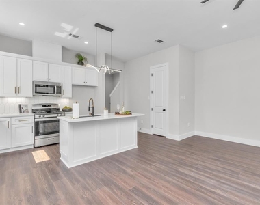 4622 Clover Street - Photo Thumbnail 19