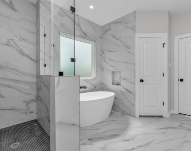 4622 Clover Street - Photo Thumbnail 10