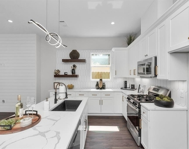 4622 Clover Street - Photo Thumbnail 22
