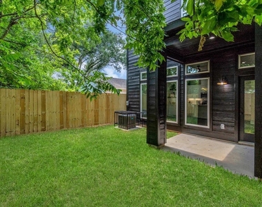 4622 Clover Street - Photo Thumbnail 3