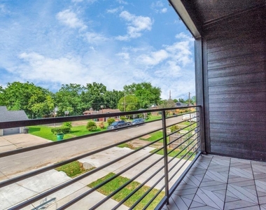 4622 Clover Street - Photo Thumbnail 13