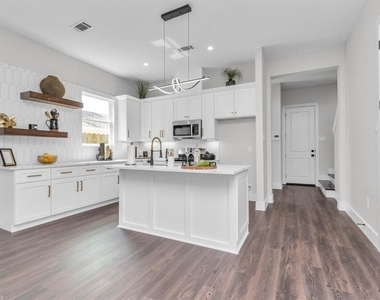 4622 Clover Street - Photo Thumbnail 23