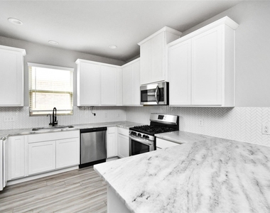 454 Aurora Creek Lane - Photo Thumbnail 12