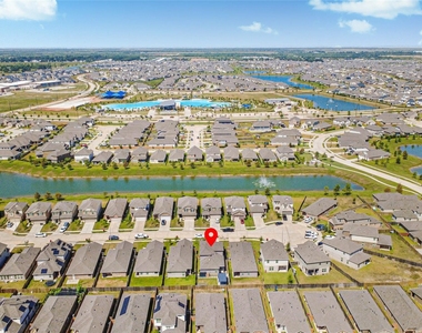 454 Aurora Creek Lane - Photo Thumbnail 32