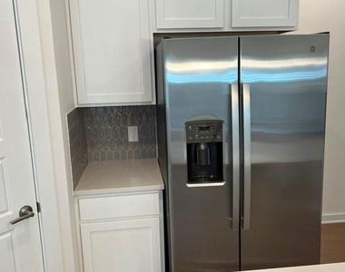 32523 Midsummer Drive - Photo Thumbnail 7
