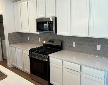 32523 Midsummer Drive - Photo Thumbnail 6