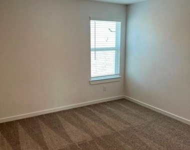 32523 Midsummer Drive - Photo Thumbnail 34
