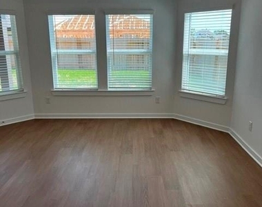 32523 Midsummer Drive - Photo Thumbnail 17