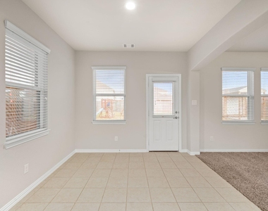 135 San Bernard Drive Drive - Photo Thumbnail 11