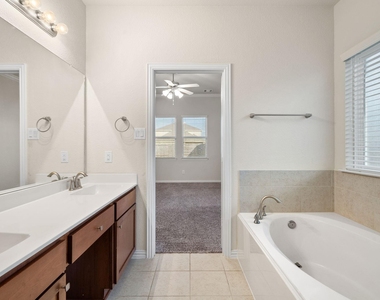 135 San Bernard Drive Drive - Photo Thumbnail 20