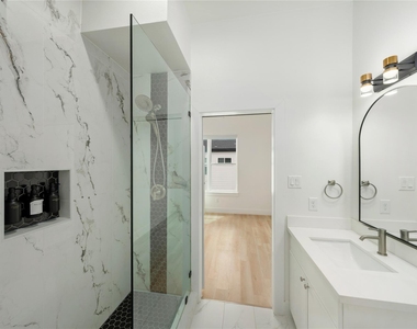 3012 Delano Street - Photo Thumbnail 13