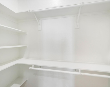 3012 Delano Street - Photo Thumbnail 15