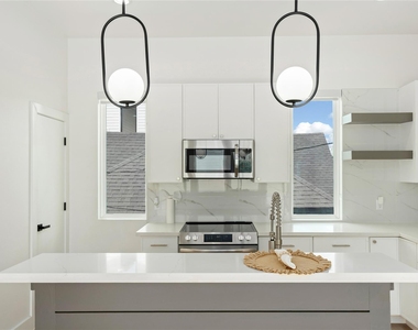 3012 Delano Street - Photo Thumbnail 8
