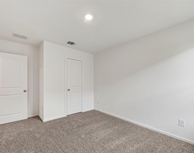 3529 Longhorn Valley Street - Photo Thumbnail 21