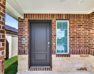 3529 Longhorn Valley Street - Photo Thumbnail 6
