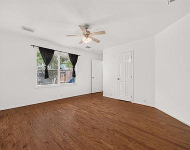 6807 Lauderwick Court - Photo Thumbnail 32