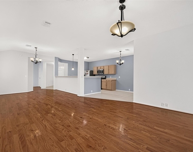 6807 Lauderwick Court - Photo Thumbnail 13