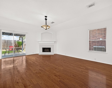 6807 Lauderwick Court - Photo Thumbnail 10