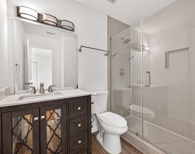 6807 Lauderwick Court - Photo Thumbnail 25