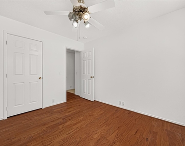 6807 Lauderwick Court - Photo Thumbnail 24