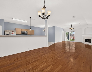 6807 Lauderwick Court - Photo Thumbnail 4