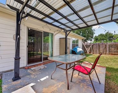 6807 Lauderwick Court - Photo Thumbnail 40