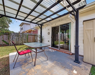 6807 Lauderwick Court - Photo Thumbnail 41