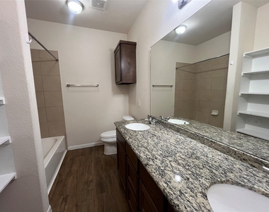 601 Rosewood Street - Photo Thumbnail 5