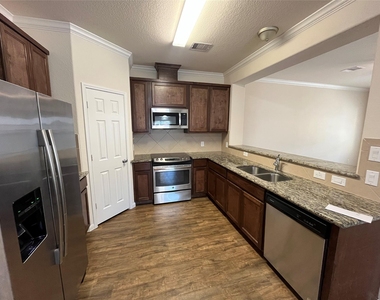 601 Rosewood Street - Photo Thumbnail 1