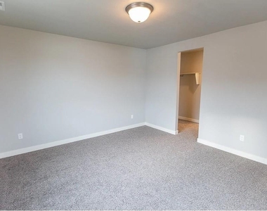 21155 Gosling Road - Photo Thumbnail 13
