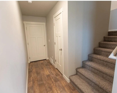 21155 Gosling Road - Photo Thumbnail 4