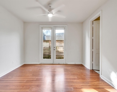 2309 Hadley Street - Photo Thumbnail 2
