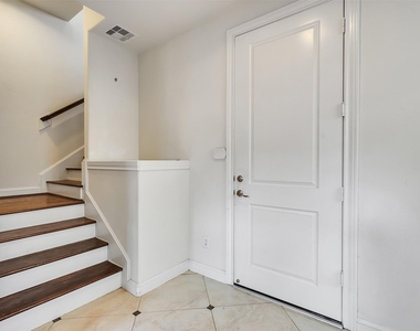 2309 Hadley Street - Photo Thumbnail 4