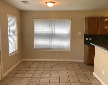 1423 Hunter Green Lane - Photo Thumbnail 3