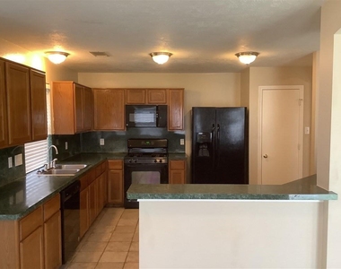 1423 Hunter Green Lane - Photo Thumbnail 2