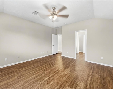 1423 Hunter Green Lane - Photo Thumbnail 7