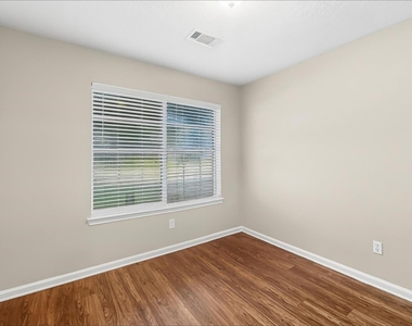 1423 Hunter Green Lane - Photo Thumbnail 14