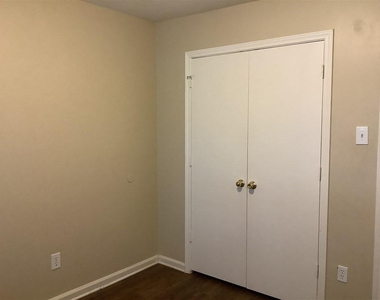 1423 Hunter Green Lane - Photo Thumbnail 15