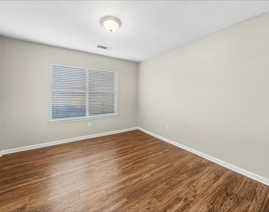 1423 Hunter Green Lane - Photo Thumbnail 15