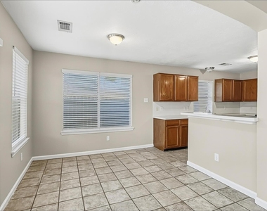 1423 Hunter Green Lane - Photo Thumbnail 3