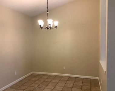 1423 Hunter Green Lane - Photo Thumbnail 6