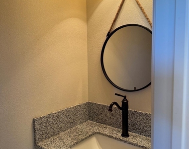 8522 Viterbo Road - Photo Thumbnail 8