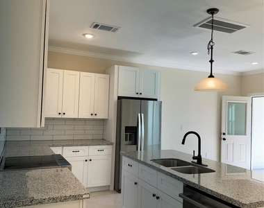 8522 Viterbo Road - Photo Thumbnail 19