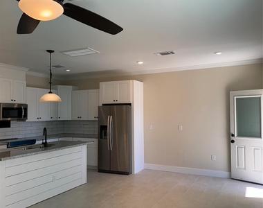8522 Viterbo Road - Photo Thumbnail 13