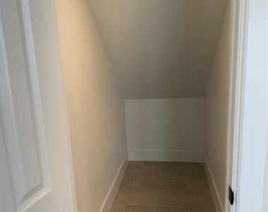 8522 Viterbo Road - Photo Thumbnail 17
